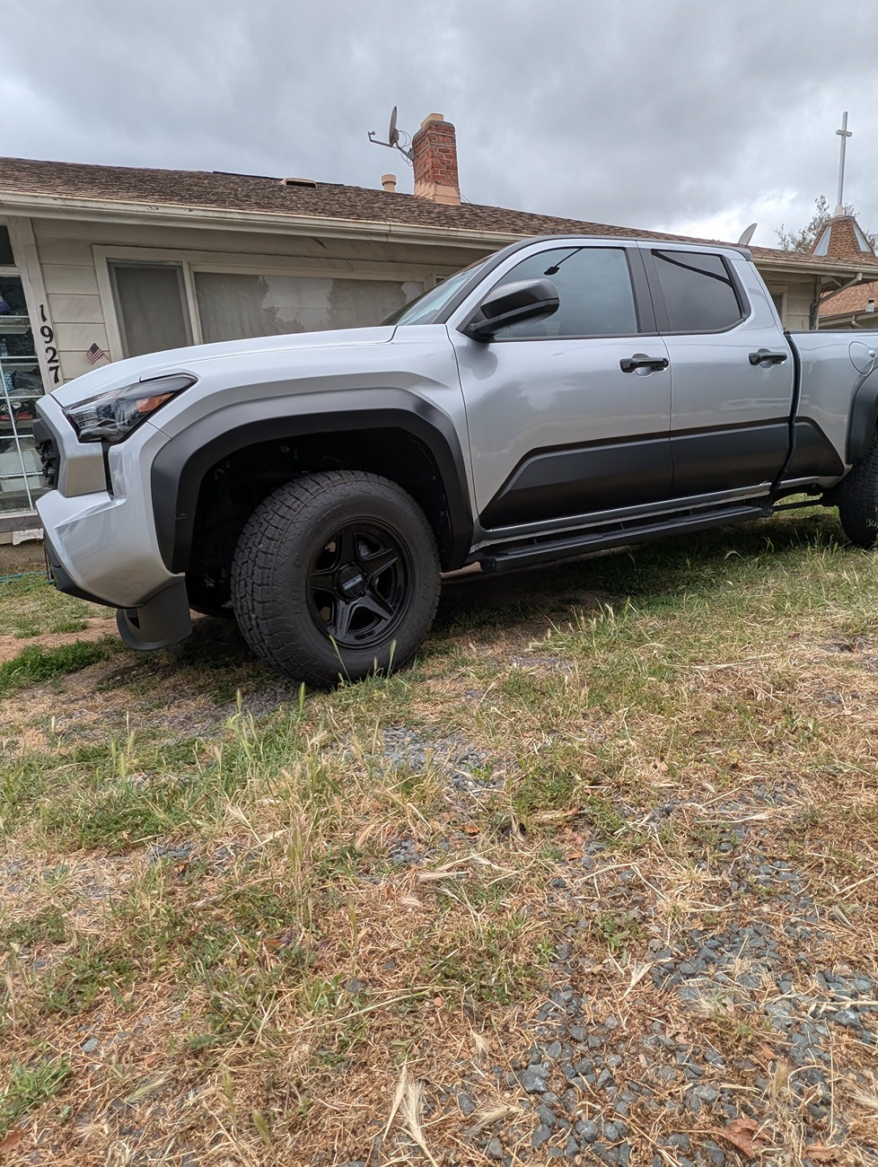 2024 Tacoma Looking at rough country fender flares- need help with tire and offset fitment PXL_20250512_221301771