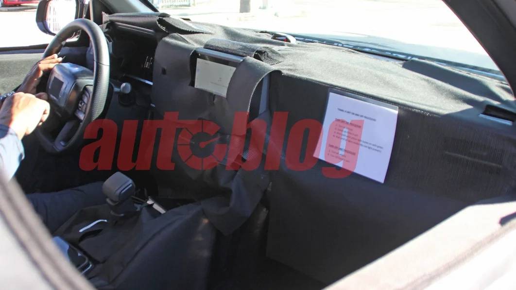 2024 Tacoma Interior spied on 2024 Tacoma - first closeup looks Tacoma_001