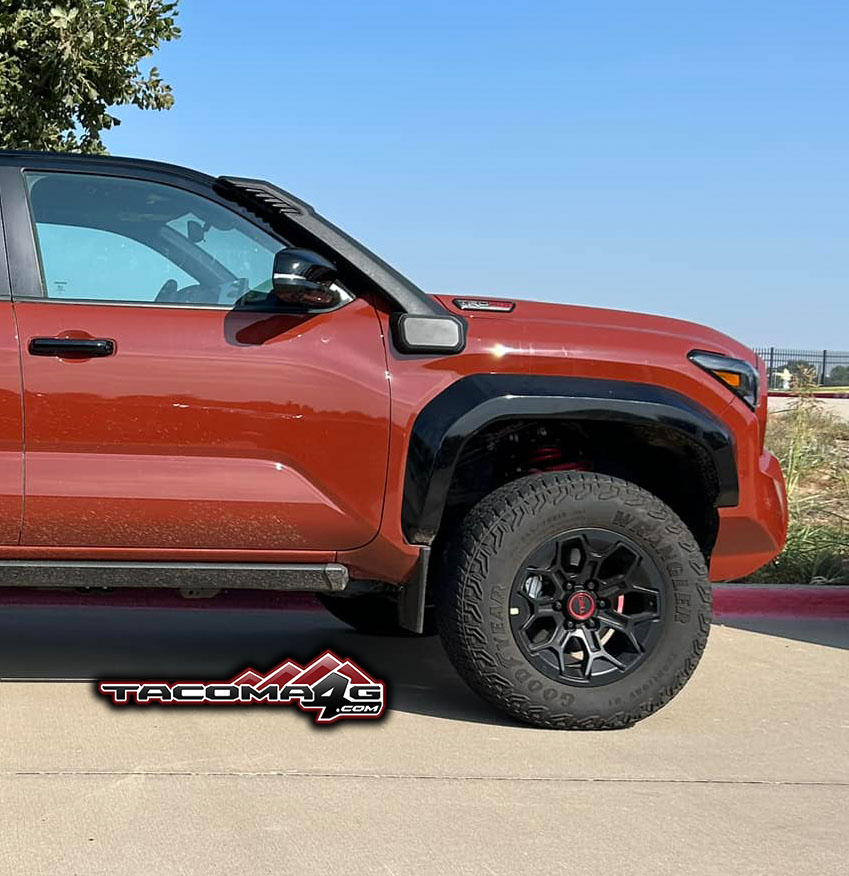 2024 Tacoma w/ aftermarket lighting accessories and bed cap topper 🤩  2024  Tacoma Forum (4th Gen) News, Specs, Models - 2.4L, Hybrid, TRD Pro,  Trailhunter, PreRunner, Off-Road, SR5 