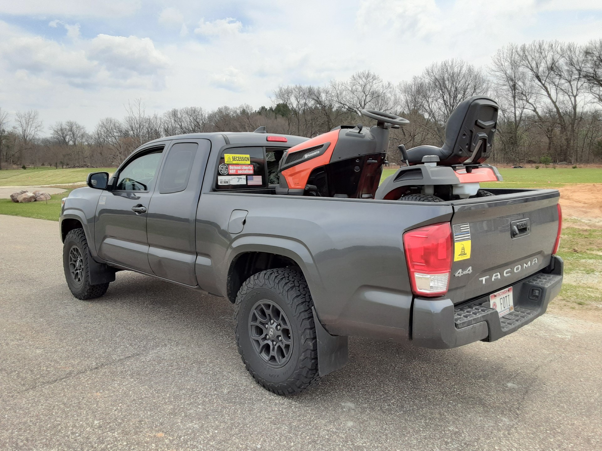 2024 Tacoma 285/70/17 tires (BFG All-Terrain T/A) on stock wheels, no poke, no trim, no cab mount removal (2024 TRD Off-Road) thumbnail_403