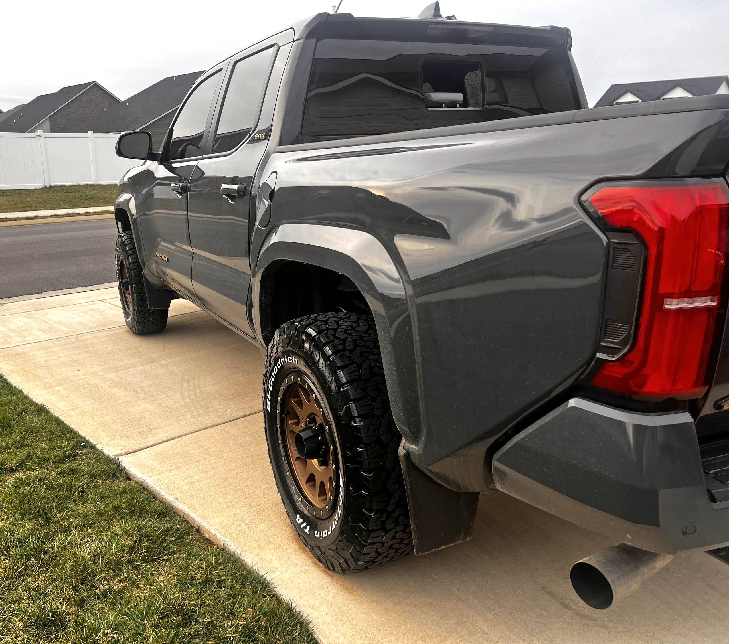 Underground 4th Gen Tacoma SR5 on Readylift 1.5%22 lift kit, Method 305 wheels, 275:70:17 tire...jpg