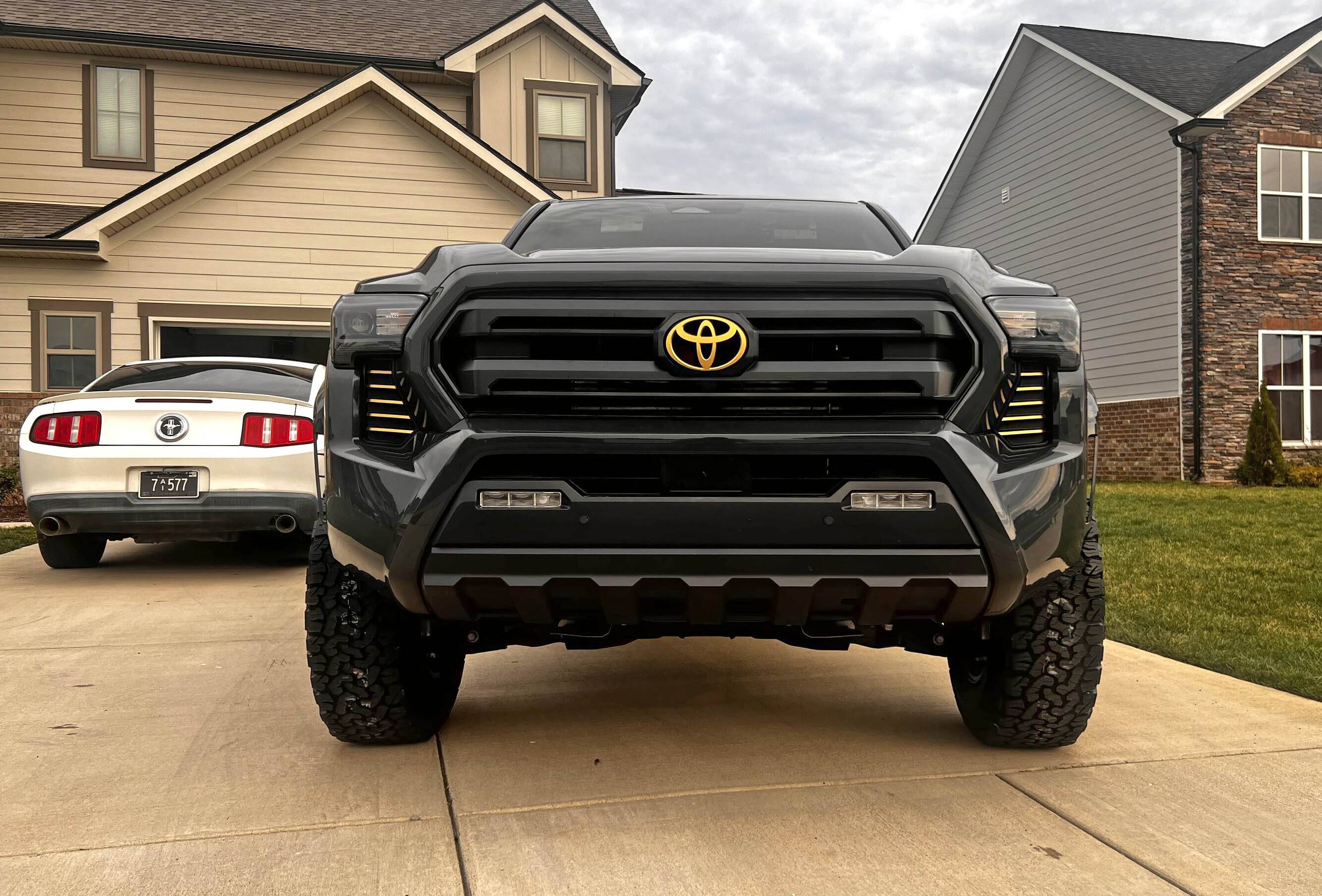 2024 Tacoma UNDERGROUND 2024 Tacoma Thread (4th Gen) Underground 4th Gen Tacoma SR5 on Readylift 1.5%22 lift kit, Method 305 wheels, 275:70:17 tire