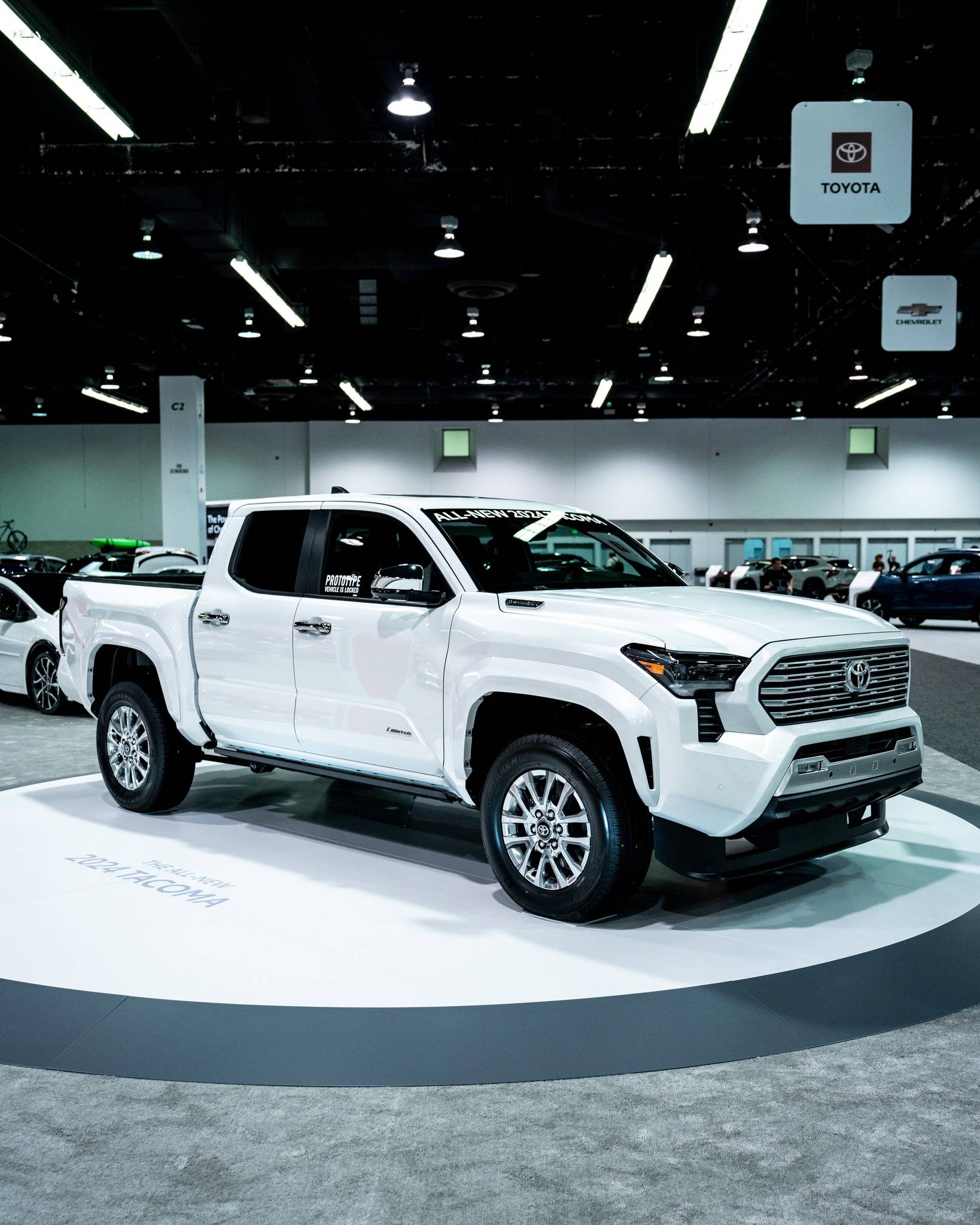 2024 Tacoma (Wind Chill Pearl White) 2024 Tacoma LIMITED Walkaround @ OC Auto Show White Windchill Pearl 2024 Tacoma Limited 3
