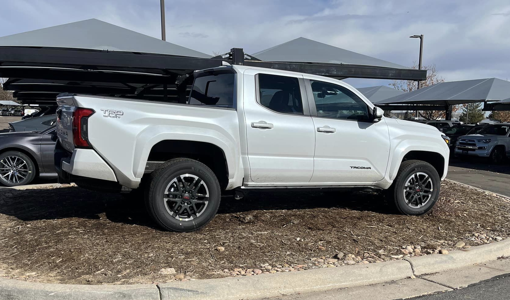 2024 Tacoma Official WIND CHILL PEARL 2024 Toyota Tacoma Thread wind chill pearl 2024 Tacoma TRD Sport 1
