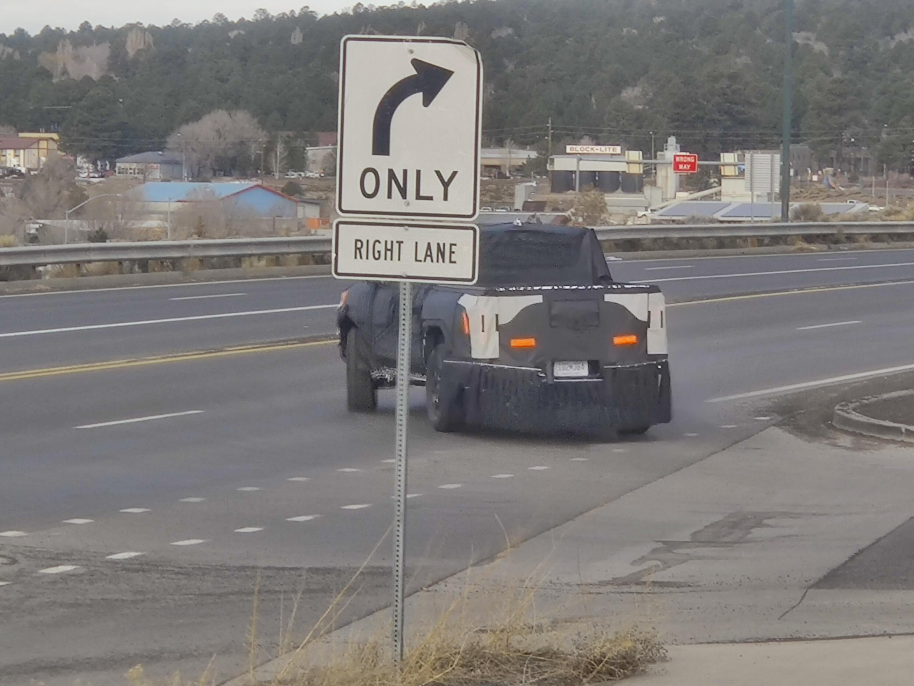 2024 Tacoma Off-Road Trim 2024 Tacoma prototype spotted (driving with Jeeps) in AZ x179ye1rwbba1