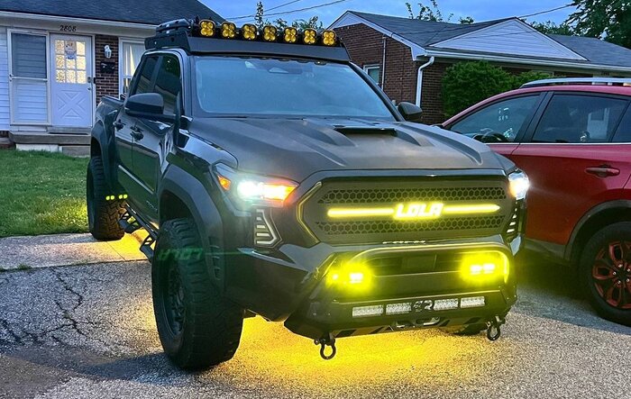 Lola Black Carbon Fiber Apocalypse proof build