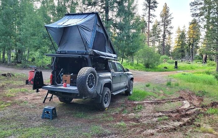 Dirtbox Overland Canopy/Camper + Prinsu Rack