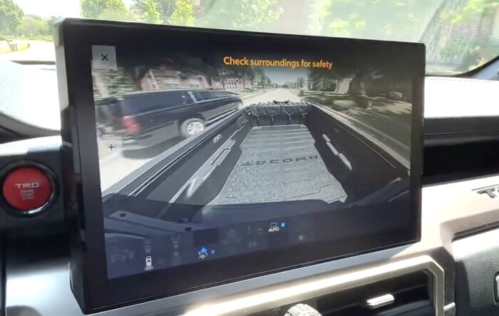 Video: Multi-Terrain Monitor / Panoramic View Monitor views are useful for city streets too