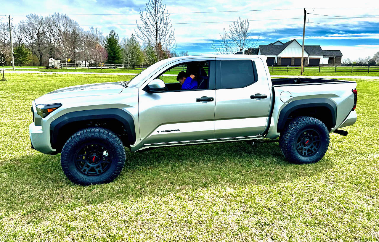 3rd Gen TRD Wheels (+ 285/70R17 Tires) on 2024 Tacoma | 2024 Tacoma Forum  (4th Gen) News, Specs, Models - 2.4L, Hybrid, TRD Pro, Trailhunter,  Off-Road, Sport, SR5 -- Tacoma4G.com