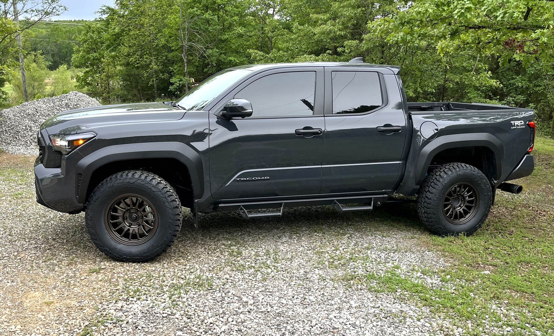 Mickey T Baja Boss AT 285/70/17 SL tires on RRW Monoforged 17x8 +12 ...